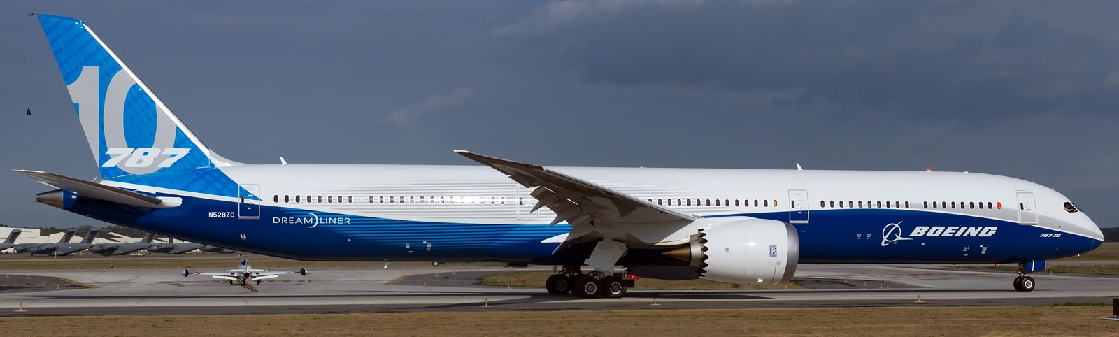 Boeing 787-10